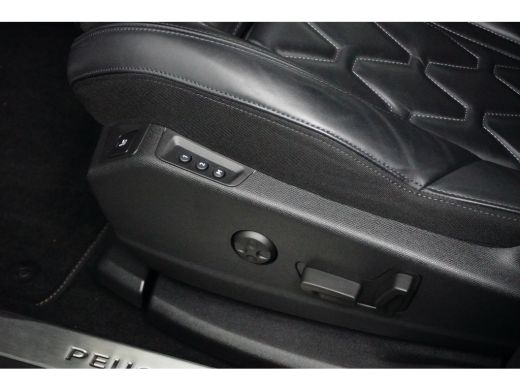 Peugeot 3008 1.6 HYRBRID 225PK GT BLACK PACK AUTOMAAT / NAVI / LEDER / CLIMA / PDC / 19" LMV / CAMERA V+A / AG... ActivLease financial lease