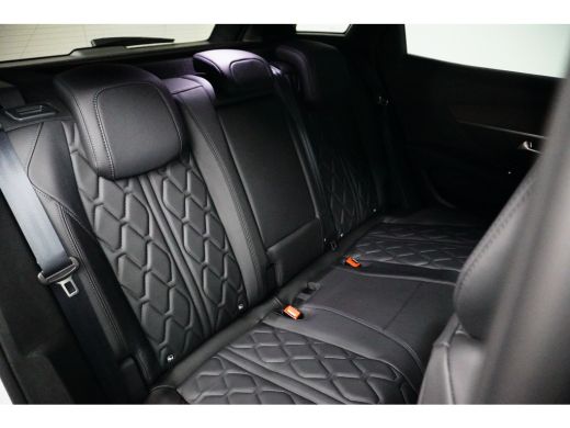 Peugeot 3008 1.6 HYRBRID 225PK GT BLACK PACK AUTOMAAT / NAVI / LEDER / CLIMA / PDC / 19" LMV / CAMERA V+A / AG... ActivLease financial lease