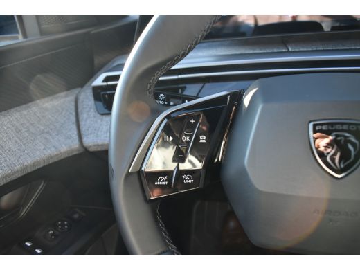 Peugeot 5008 1.2 Hybrid 136 Allure 7p. Automaat DEMO-DEAL! | 360 Camera | Drive Assist Pack | Panoramic Naviga... ActivLease financial lease