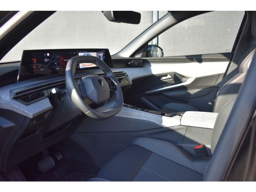 Peugeot 5008 1.2 Hybrid 136 Allure 7p. Automaat DEMO-DEAL! | 360 Camera | Drive Assist Pack | Panoramic Naviga... ActivLease financial lease
