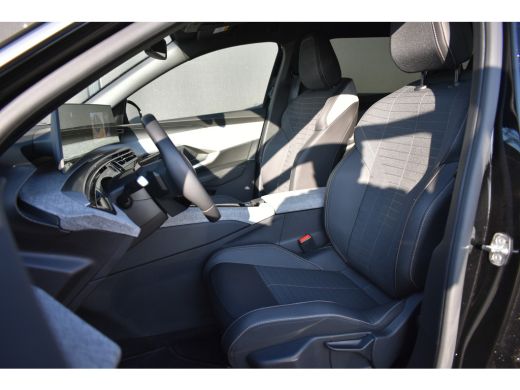 Peugeot 5008 1.2 Hybrid 136 Allure 7p. Automaat DEMO-DEAL! | 360 Camera | Drive Assist Pack | Panoramic Naviga... ActivLease financial lease