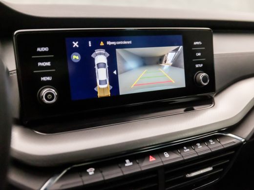 Skoda Octavia 1.0 e-TSI Sport Automaat (APPLE CARPLAY, GROOT NAVI, CAMERA, GETINT GLAS, SPORTSTOELEN, STOELVERW... ActivLease financial lease