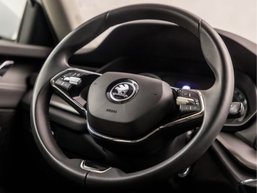 Skoda Octavia 1.0 e-TSI Sport Automaat (APPLE CARPLAY, GROOT NAVI, CAMERA, GETINT GLAS, SPORTSTOELEN, STOELVERW... ActivLease financial lease