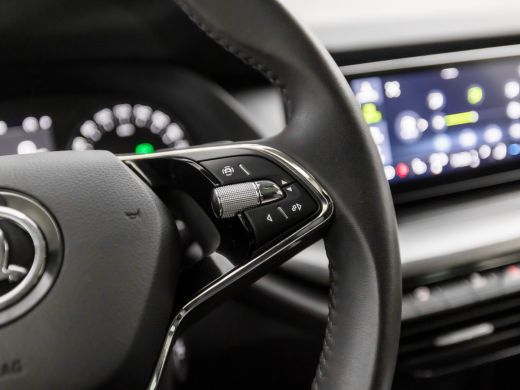 Skoda Octavia 1.0 e-TSI Sport Automaat (APPLE CARPLAY, GROOT NAVI, CAMERA, GETINT GLAS, SPORTSTOELEN, STOELVERW... ActivLease financial lease