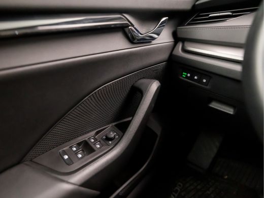 Skoda Octavia 1.0 e-TSI Sport Automaat (APPLE CARPLAY, GROOT NAVI, CAMERA, GETINT GLAS, SPORTSTOELEN, STOELVERW... ActivLease financial lease