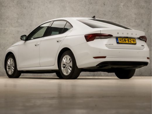 Skoda Octavia 1.0 e-TSI Sport Automaat (APPLE CARPLAY, GROOT NAVI, CAMERA, GETINT GLAS, SPORTSTOELEN, STOELVERW... ActivLease financial lease