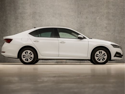 Skoda Octavia 1.0 e-TSI Sport Automaat (APPLE CARPLAY, GROOT NAVI, CAMERA, GETINT GLAS, SPORTSTOELEN, STOELVERW... ActivLease financial lease