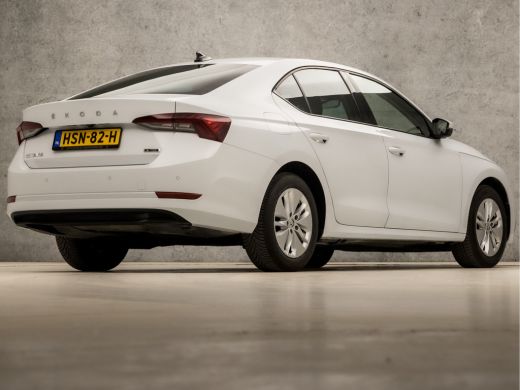 Skoda Octavia 1.0 e-TSI Sport Automaat (APPLE CARPLAY, GROOT NAVI, CAMERA, GETINT GLAS, SPORTSTOELEN, STOELVERW... ActivLease financial lease