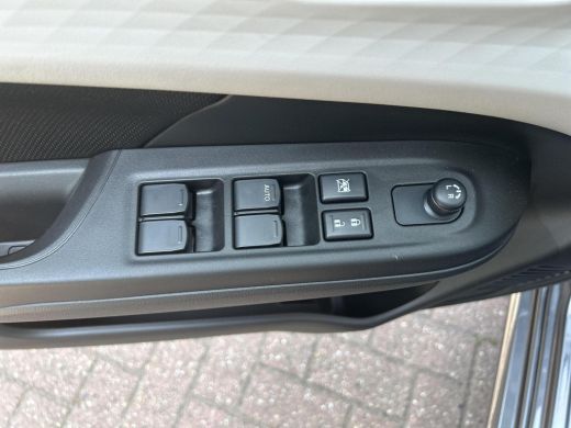 Suzuki Swift 1.2 Select Smart Hybrid ActivLease financial lease