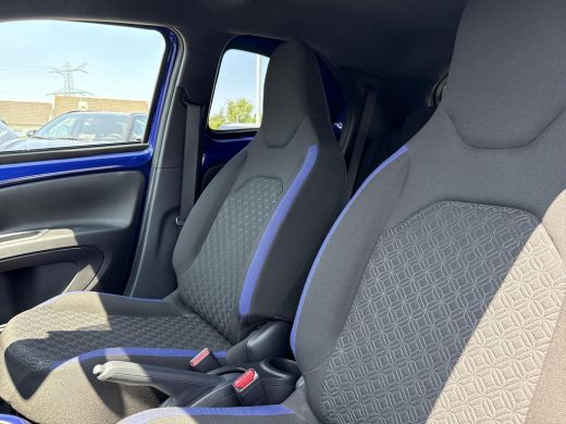 Toyota Aygo 1.0 VVT-i S-CVT Pulse | Navigatie | Apple CarPlay/Android auto | Achteruitrijcamera | Verwarmde v... ActivLease financial lease