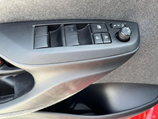 Toyota Yaris 1.5 Hybrid Executive | All-in prijs | Automaat | Adaptive cruise control | Apple/android auto ActivLease financial lease