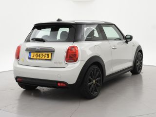 Mini Electric CHARGED 33 kWh + HEAD-UP | LED | HARMAN/KARDON | CAMERA | SPORTSTOELEN | APPLE CARPLAY | NAVIGATIE