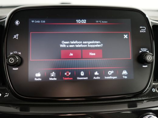 Fiat 500C 1.0 Hybrid Dolcevita | Achterbank in delen neerklapbaar | Airco (automatisch) | Audio installatie ActivLease financial lease