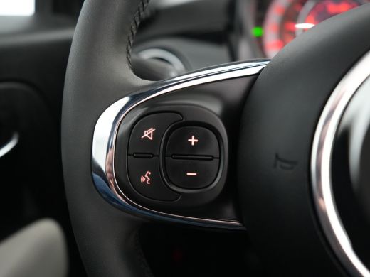 Fiat 500C 1.0 Hybrid Dolcevita | Achterbank in delen neerklapbaar | Airco (automatisch) | Audio installatie ActivLease financial lease