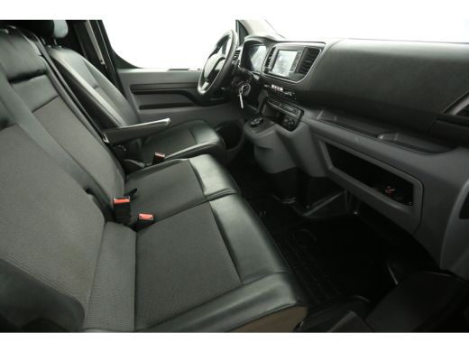 Peugeot Expert 2.0 BlueHDI L3H1 177PK Automaat Airco Cruise 360Camera LED Carplay Trekhaak 3 Persoons PDC 17''LMV ActivLease financial lease