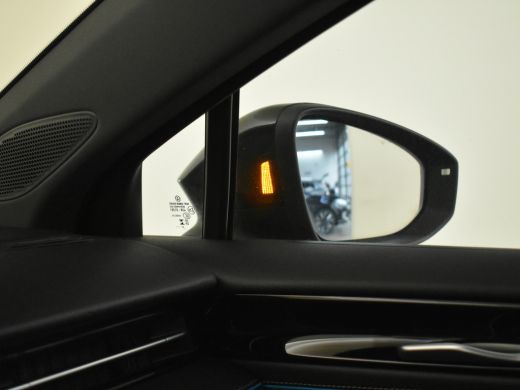 Volkswagen ID.7 Pro Business 77 kWh 286PK | Head up display  360 camera | Trekhaak | Warmte pomp | Elektrische vo... ActivLease financial lease