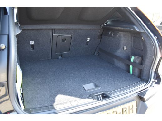 Volvo  XC40 1.5 T2 Business Pro | 19'' | HarmanKardon | Voorruitverw. | Intellisafe! ActivLease financial lease