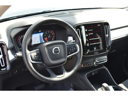 Volvo  XC40 1.5 T2 Business Pro | 19'' | HarmanKardon | Voorruitverw. | Intellisafe! ActivLease financial lease