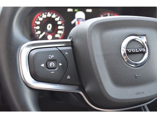 Volvo  XC40 1.5 T2 Business Pro | 19'' | HarmanKardon | Voorruitverw. | Intellisafe! ActivLease financial lease