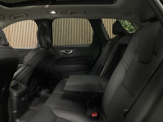Volvo  XC60 T8 AWD Recharge Ultimate Dark | Luchtvering | 455pk | Trekhaak | 360° Camera | Head-Up Display | ... ActivLease financial lease