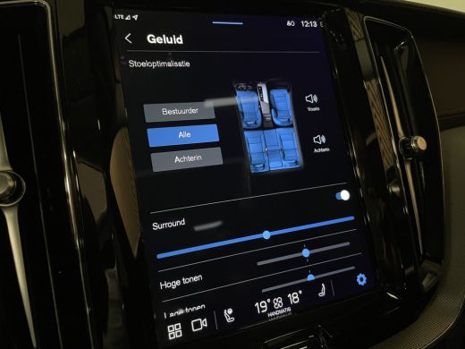 Volvo  XC60 T8 AWD Recharge Ultimate Dark | Luchtvering | 455pk | Trekhaak | 360° Camera | Head-Up Display | ... ActivLease financial lease