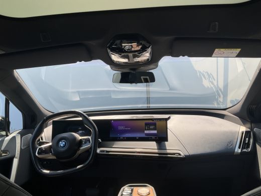 BMW iX xDrive50 High Executive 112 kWh Laser B&W Pano.dak Trekhaak M-sport ActivLease financial lease