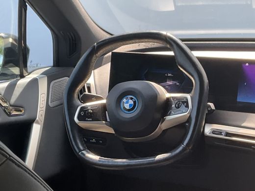 BMW iX xDrive50 High Executive 112 kWh Laser B&W Pano.dak Trekhaak M-sport ActivLease financial lease