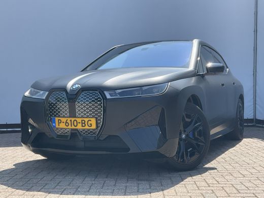 BMW iX xDrive50 High Executive 112 kWh Laser B&W Pano.dak Trekhaak M-sport ActivLease financial lease
