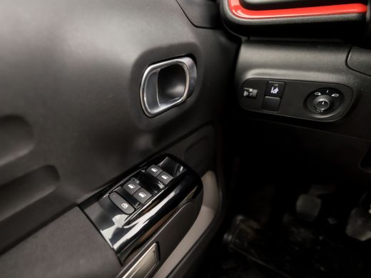 Citroën C3 1.2 PureTech S&S Feel Edition (APPLE CARPLAY, GROOT NAVI, CAMERA, GETINT GLAS, SPORTSTOELEN, PARK... ActivLease financial lease
