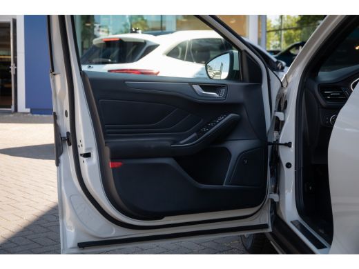 Ford Focus 1.0 EcoBoost Hybrid Active X Business | Trekhaak | Camera | Winterpakket | Apple Carplay/Android ... ActivLease financial lease