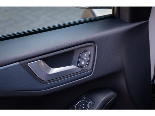 Ford Focus 1.0 EcoBoost Hybrid Active X Business | Trekhaak | Camera | Winterpakket | Apple Carplay/Android ... ActivLease financial lease