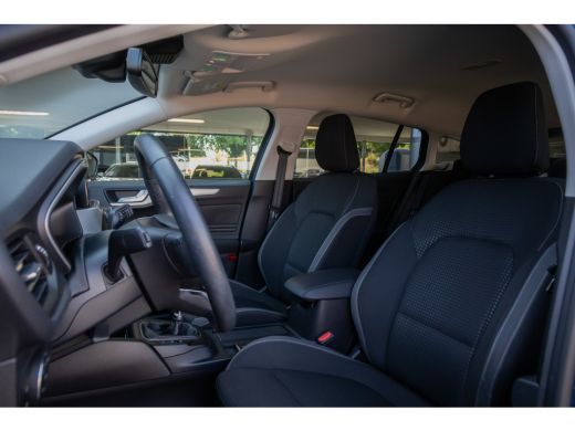 Ford Focus 1.0 EcoBoost Trend Edition Business| Stuur/stoel/voorruit verwarming | Camera | Apple Carplay/And... ActivLease financial lease