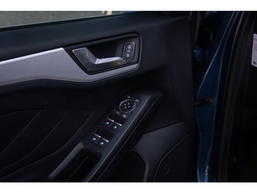 Ford Focus 1.0 EcoBoost Trend Edition Business| Stuur/stoel/voorruit verwarming | Camera | Apple Carplay/And... ActivLease financial lease