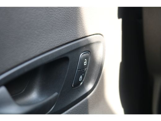 Ford Transit 2.0 TDCI 130pk Automaat L2 H2 Black Edition ActivLease financial lease