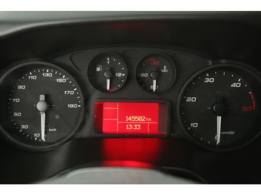 Iveco Daily 2.3 300 L1H1 3500KG Trekgew. Trekhaak Airco 3 Persoons Elektrpakket Schuifdeur ActivLease financial lease