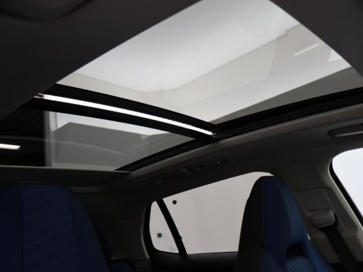 Lynk & Co 01 1.5 AUT. + 1800 KG TREKHAAK | ADAPTIVE CRUISE | PANORAMA | LED | CAMERA | CARPLAY | STOELVERWARMING ActivLease financial lease