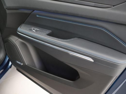 Lynk & Co 01 1.5 AUT. + 1800 KG TREKHAAK | ADAPTIVE CRUISE | PANORAMA | LED | CAMERA | CARPLAY | STOELVERWARMING ActivLease financial lease