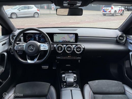 Mercedes-Benz A-Klasse 200 Business Solution AMG-PAKKET PANODAK ActivLease financial lease