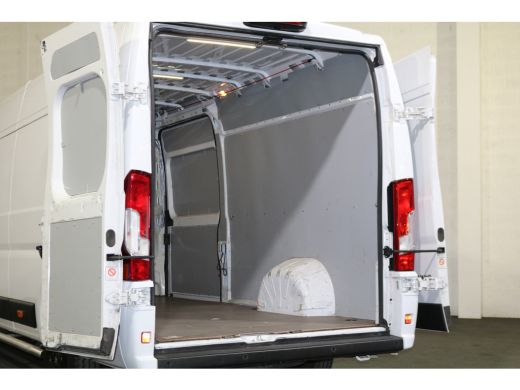 Opel Movano 2.2D 140pk L4 H2 Airco Navigatie Camera ActivLease financial lease