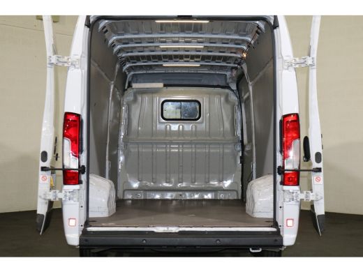 Opel Movano 2.2D 140pk L4 H2 Airco Navigatie Camera ActivLease financial lease