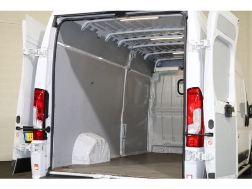 Opel Movano 2.2D 140pk L4 H2 Airco Navigatie Camera ActivLease financial lease