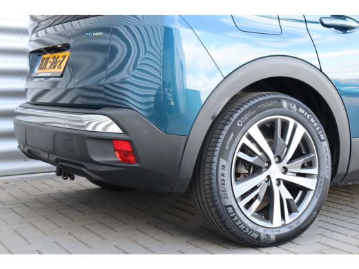 Peugeot 3008 1.6 HYBRID 225PK ALLURE PACK AUTOMAAT / NAVI / LEDER / CLIMA / LED / PDC / 18" LMV / CAMERA / KEY... ActivLease financial lease