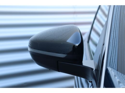 Peugeot 3008 1.6 HYBRID 225PK ALLURE PACK AUTOMAAT / NAVI / LEDER / CLIMA / LED / PDC / 18" LMV / CAMERA / KEY... ActivLease financial lease