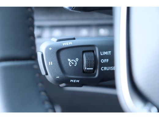 Peugeot 3008 1.6 HYBRID 225PK ALLURE PACK AUTOMAAT / NAVI / LEDER / CLIMA / LED / PDC / 18" LMV / CAMERA / KEY... ActivLease financial lease