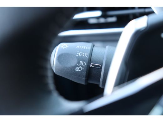 Peugeot 3008 1.6 HYBRID 225PK ALLURE PACK AUTOMAAT / NAVI / LEDER / CLIMA / LED / PDC / 18" LMV / CAMERA / KEY... ActivLease financial lease