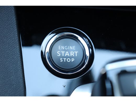 Peugeot 3008 1.6 HYBRID 225PK ALLURE PACK AUTOMAAT / NAVI / LEDER / CLIMA / LED / PDC / 18" LMV / CAMERA / KEY... ActivLease financial lease