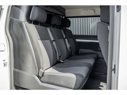 Peugeot Expert 2.0 BlueHDI | L3H1 | DC 5-Zits | CarPlay | Navi | Cruise | Airco | PDC | Euro 6 ActivLease financial lease