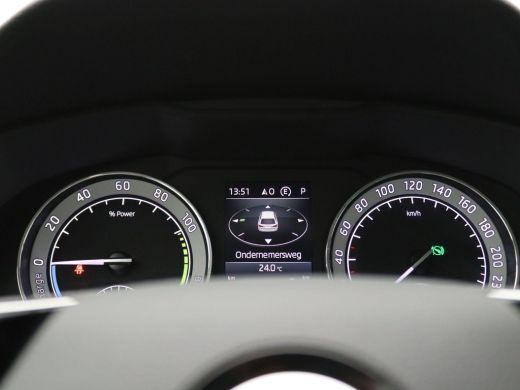 Skoda Superb Combi 1.4 TSI iV Business Edition Plus 218PK DSG Achteruitrijcamera, Cruise Controle, Memorystoel... ActivLease financial lease