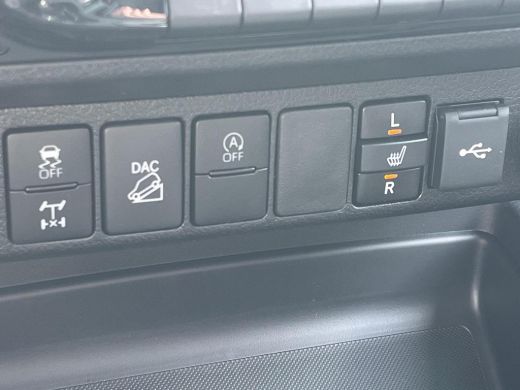 Toyota Hilux 2.4 D-4D Double Cab Professional | Automaat | Navigatie | Stoelverwarming | Parkeersensoren | ActivLease financial lease