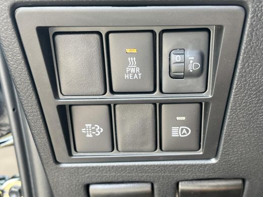 Toyota Hilux 2.4 D-4D Double Cab Professional | Automaat | Navigatie | Stoelverwarming | Parkeersensoren | ActivLease financial lease